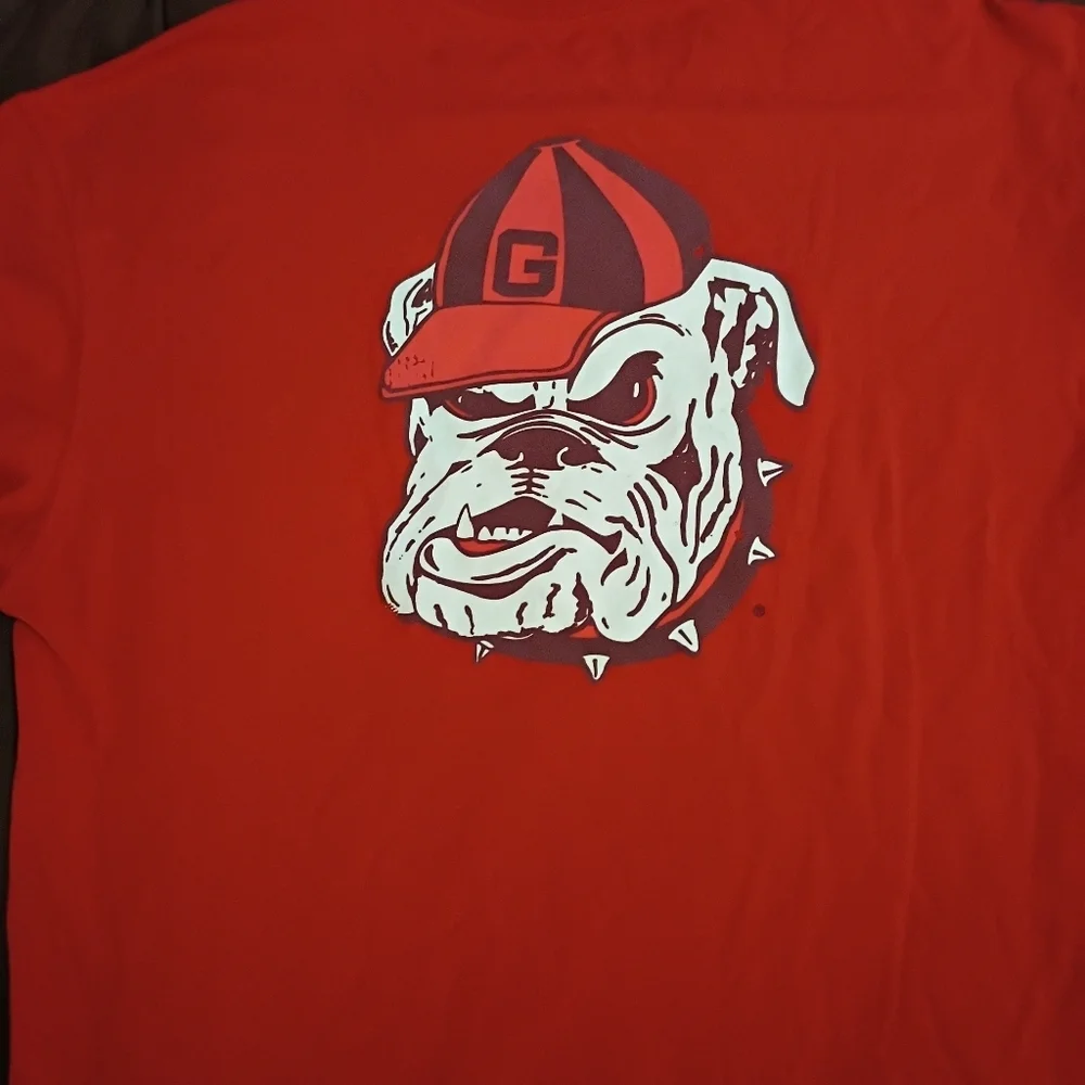 Classic Georgia Bulldogs Red Nike T-shirt. Perfect for Game Day.